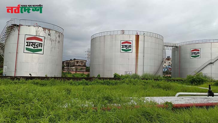 সরকারি ডিপোতে হাজার হাজার লিটার তেলের অবৈধ মজুত, ব্যবস্থাপক বরখাস্ত