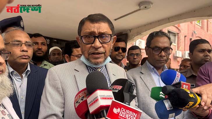 হঠাৎ মানসিক হাসপাতাল পরিদর্শনে স্বাস্থ্যমন্ত্রী