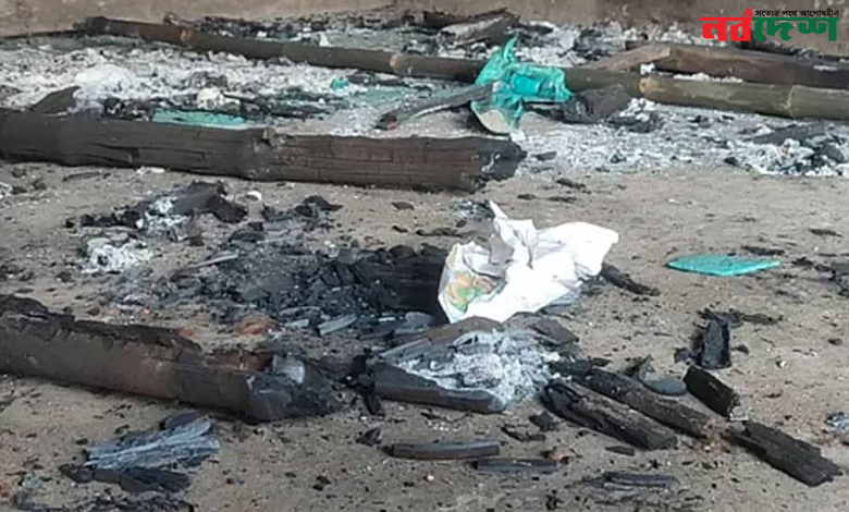 রাতে জামায়াত নেতাকর্মীদের সঙ্গে তর্ক, সকালে ইসলামী আন্দোলনের নির্বাচনী কার্যালয়ে আগুন