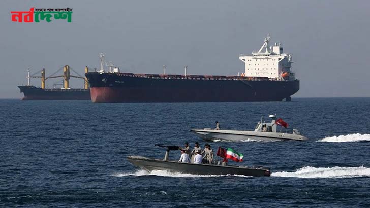 হরমুজ প্রণালি বন্ধ আছে, পার হওয়ার চেষ্টা করলে হামলা হবে: ইরান