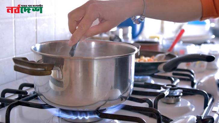 সিলিন্ডার গ্যাসের খরচ বাঁচাবেন কী ভাবে?